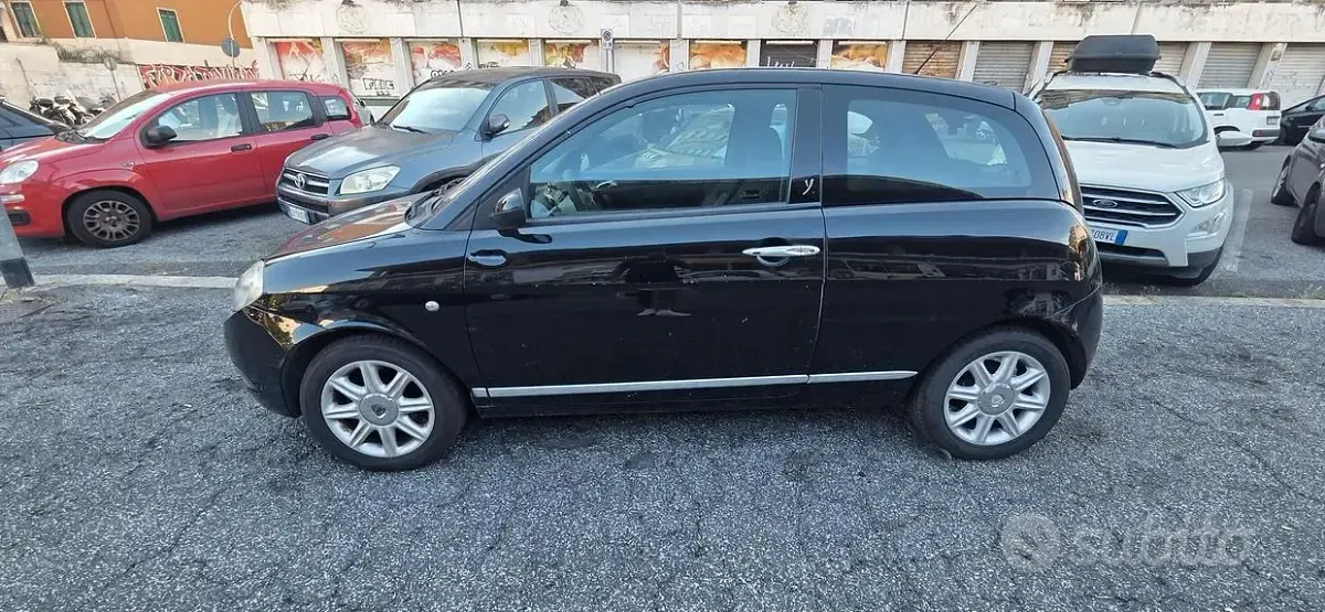 Usata Lancia Ypsilon 60 CV (44 kW) 2007 Nero Utilitaria