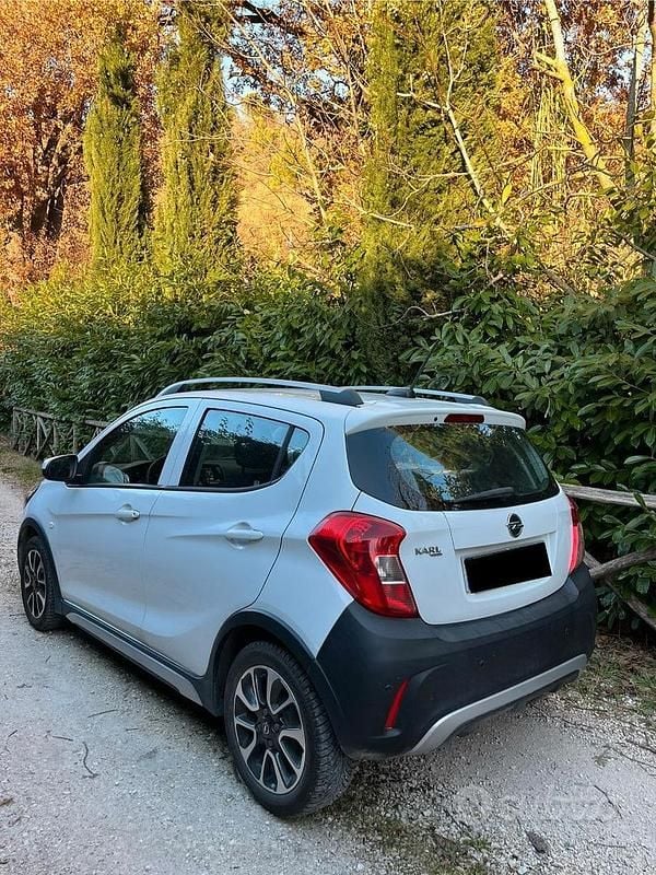 Usata 2018 Opel Karl Rocks Due volumi | 9500 € (Cara) - Immagine 1/4
