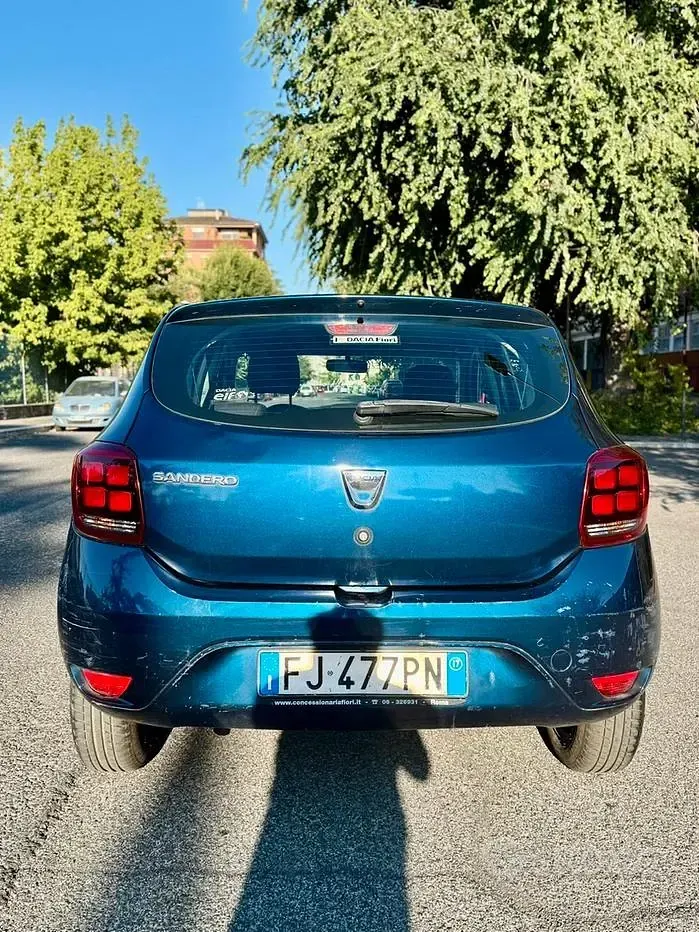 Usata Dacia Sandero 90 CV (66 kW) 2017 Bluazzurro Berlina