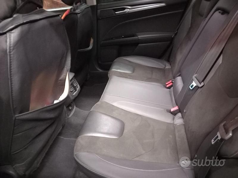 Usata Ford Mondeo Premium 150 CV (110 kW) 2014 Rosso Berlina