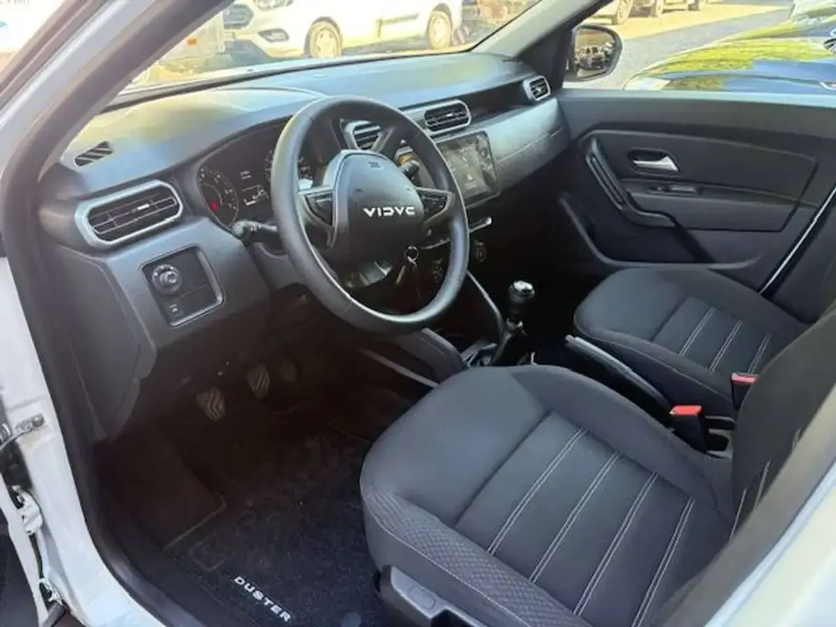 Usata Dacia Duster Prestige 101 CV (74 kW) 2023 Grigio SUV