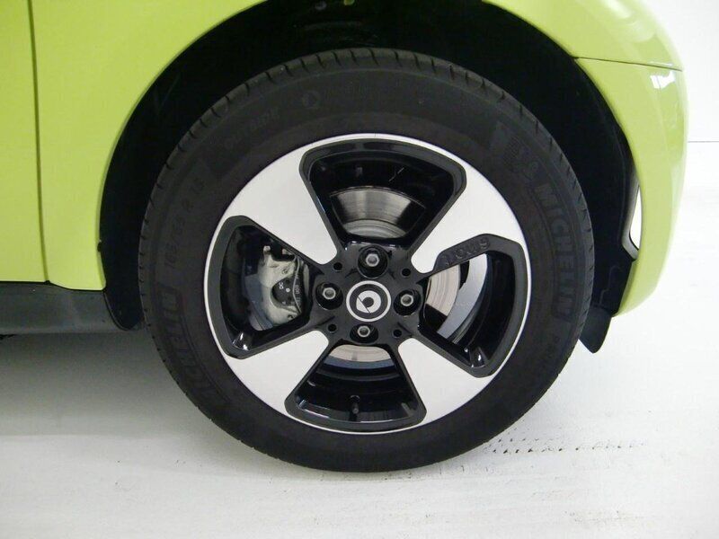 Usata Smart ForTwo Electric Drive Passion 41 kW (56 CV) 2020 Verde chiaro Coupé