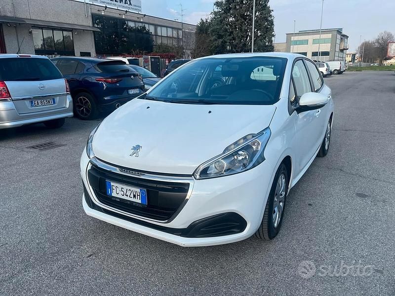 Usata Peugeot 208 Active 82 CV (60 kW) 2016 Bianco Utilitaria
