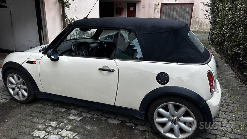 Bianco Usata 2007 Mini One Cabriolet Cabrio | 6000 € (Buon prezzo) - Immagine 1/4