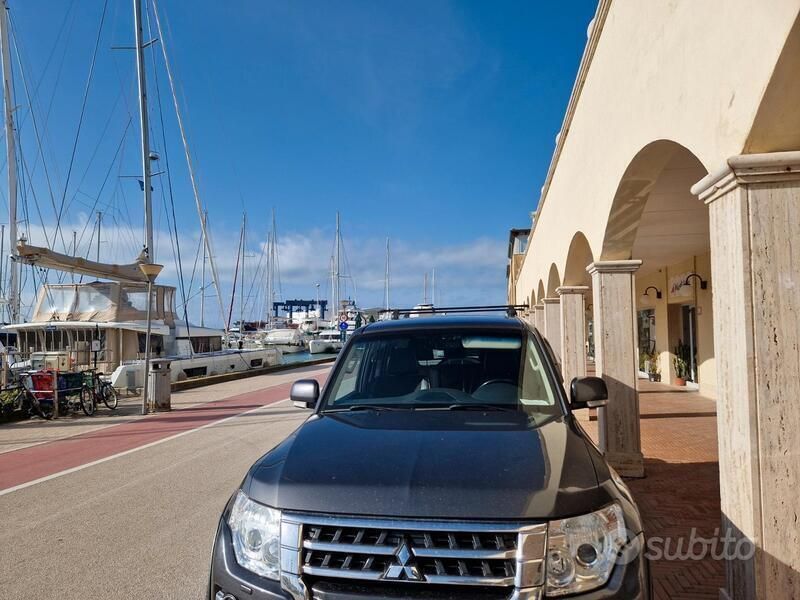 Usata Mitsubishi Pajero 2015 Grigio SUV