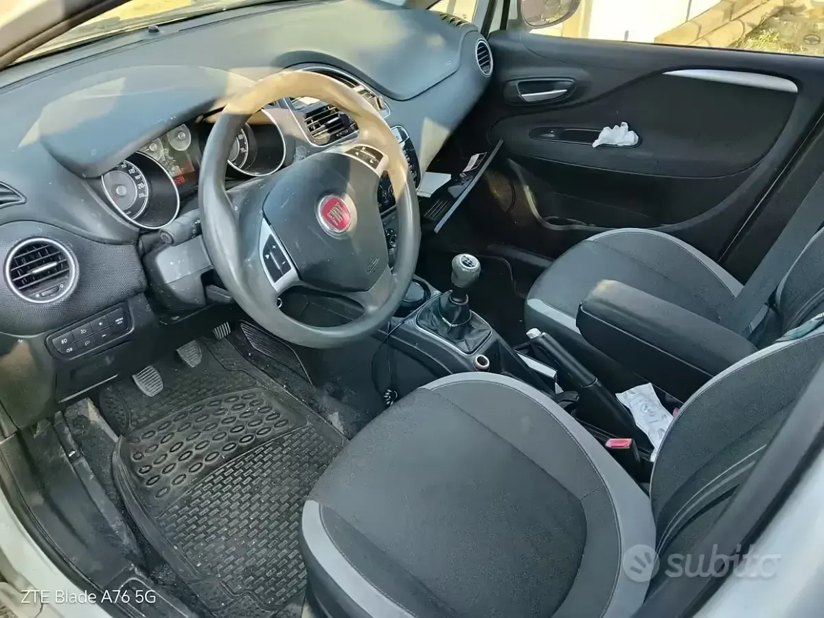 Usata Fiat Grande Punto 75 CV (55 kW) 2012 Bianco Utilitaria