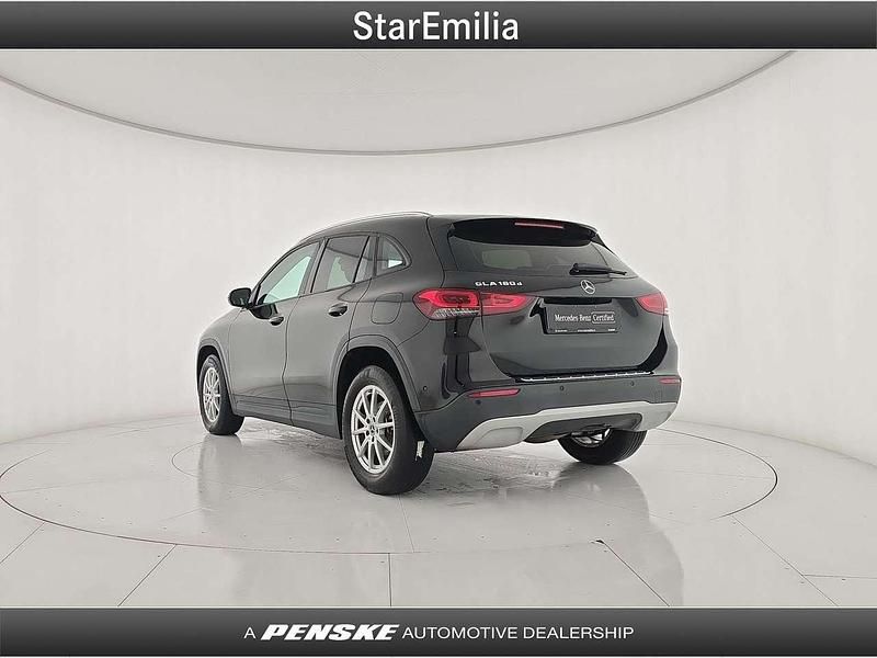 Usata Mercedes GLB180 Business 116 CV (85 kW) 2023 Nero SUV