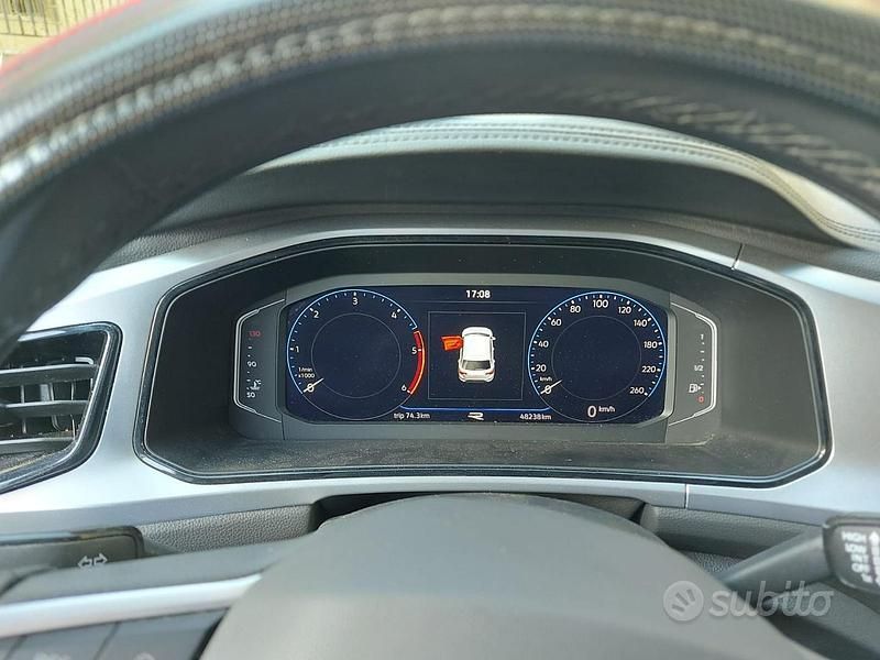 Usata VW T-Roc R-line 116 CV (85 kW) 2022 SUV