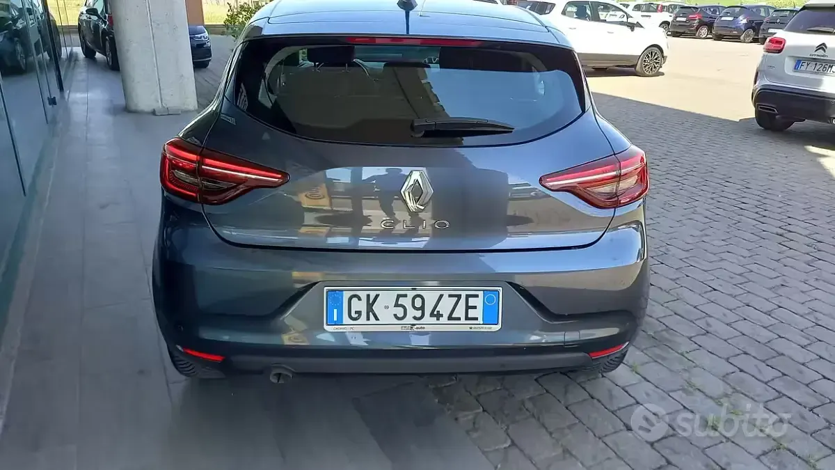 Usata Renault Clio V Business 91 CV (66 kW) 2022 Grigio Berlina