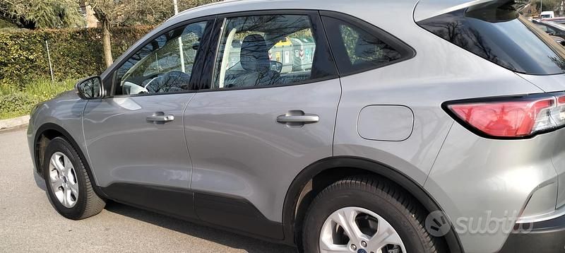 Usata Ford Kuga 120 CV (88 kW) 2020 Grigio SUV