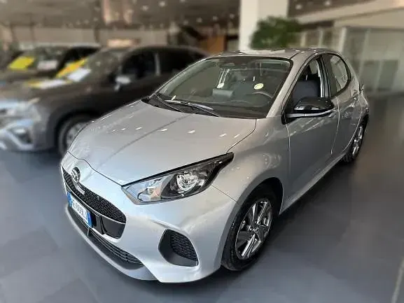 Nuova Mazda 2 116 CV (85 kW) 2026 Stormy silver Utilitaria