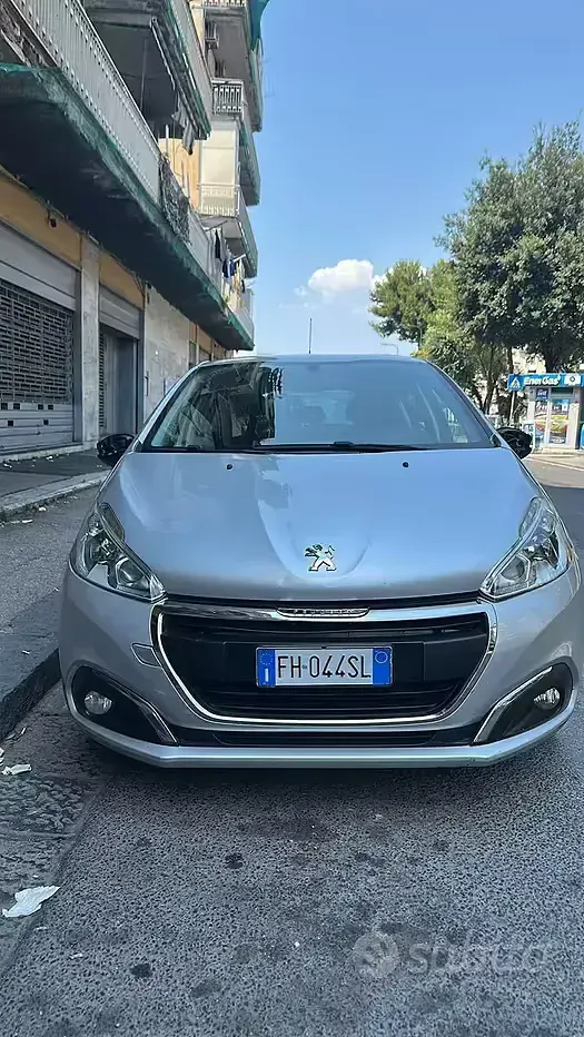 Usata Peugeot 208 75 CV (55 kW) 2017 Grigio Utilitaria