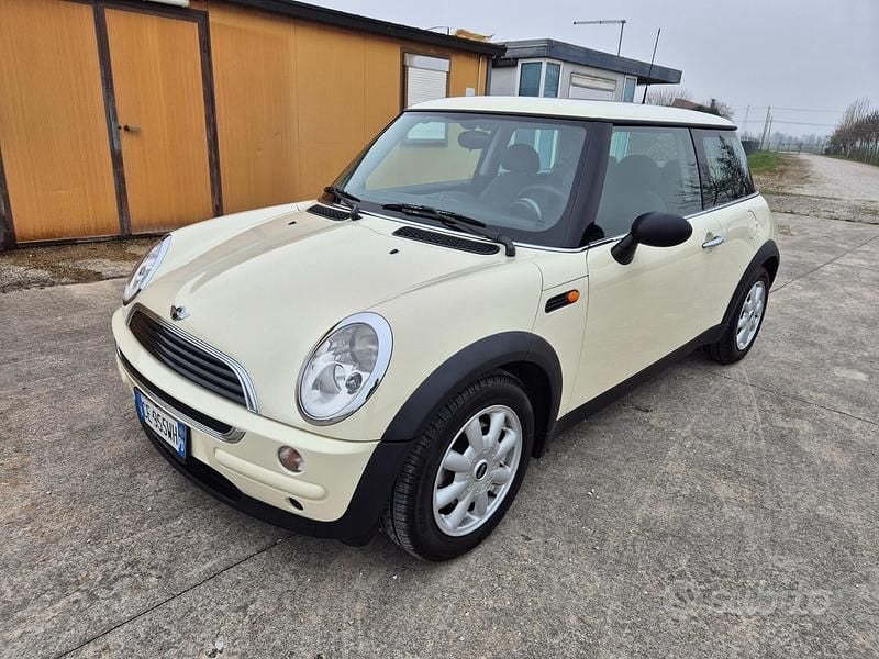 Usata Mini ONE 90 CV (66 kW) 2003 Giallo Utilitaria