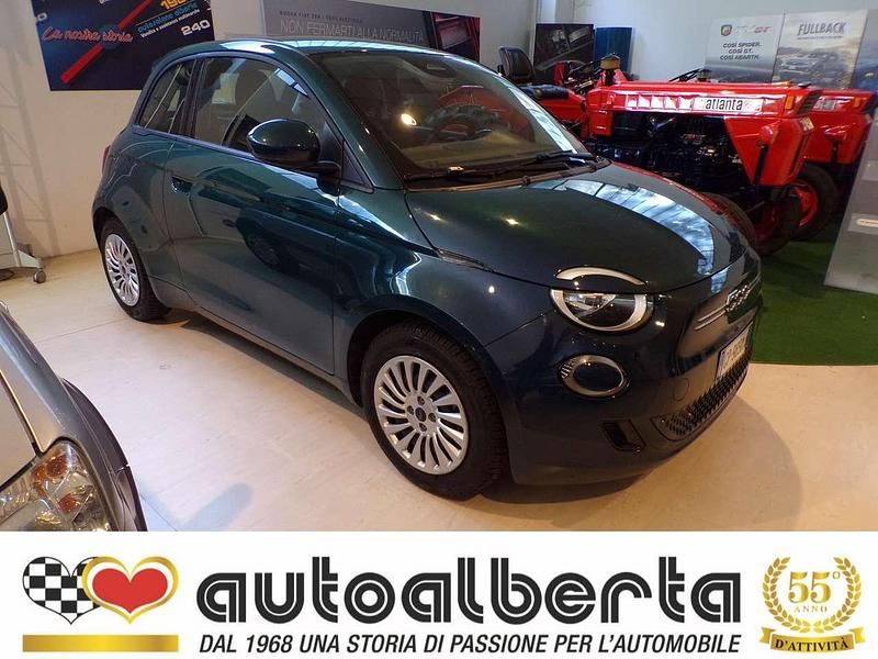 Usata Fiat 500e Action 69 kW (95 CV) 2023 Ocean green Utilitaria