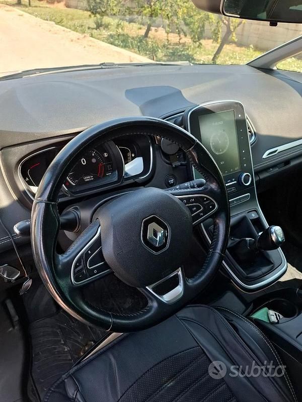 Usata Renault Grand Scénic 110 CV (80 kW) 2017 Bianco Monovolume