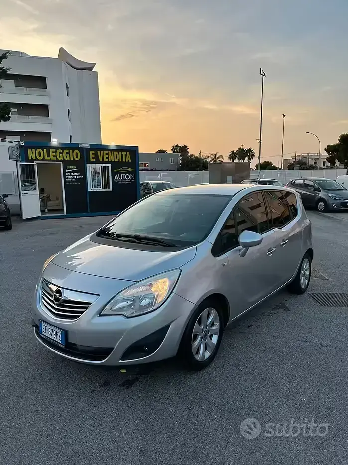 Usata Opel Meriva Cosmo 95 CV (69 kW) 2011 Grigio Monovolume