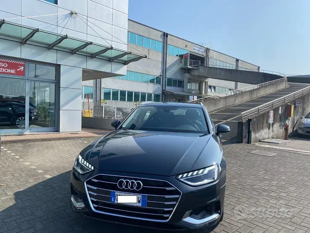 Usata Audi A4 Business 163 CV (119 kW) 2023 Grigio Station wagon