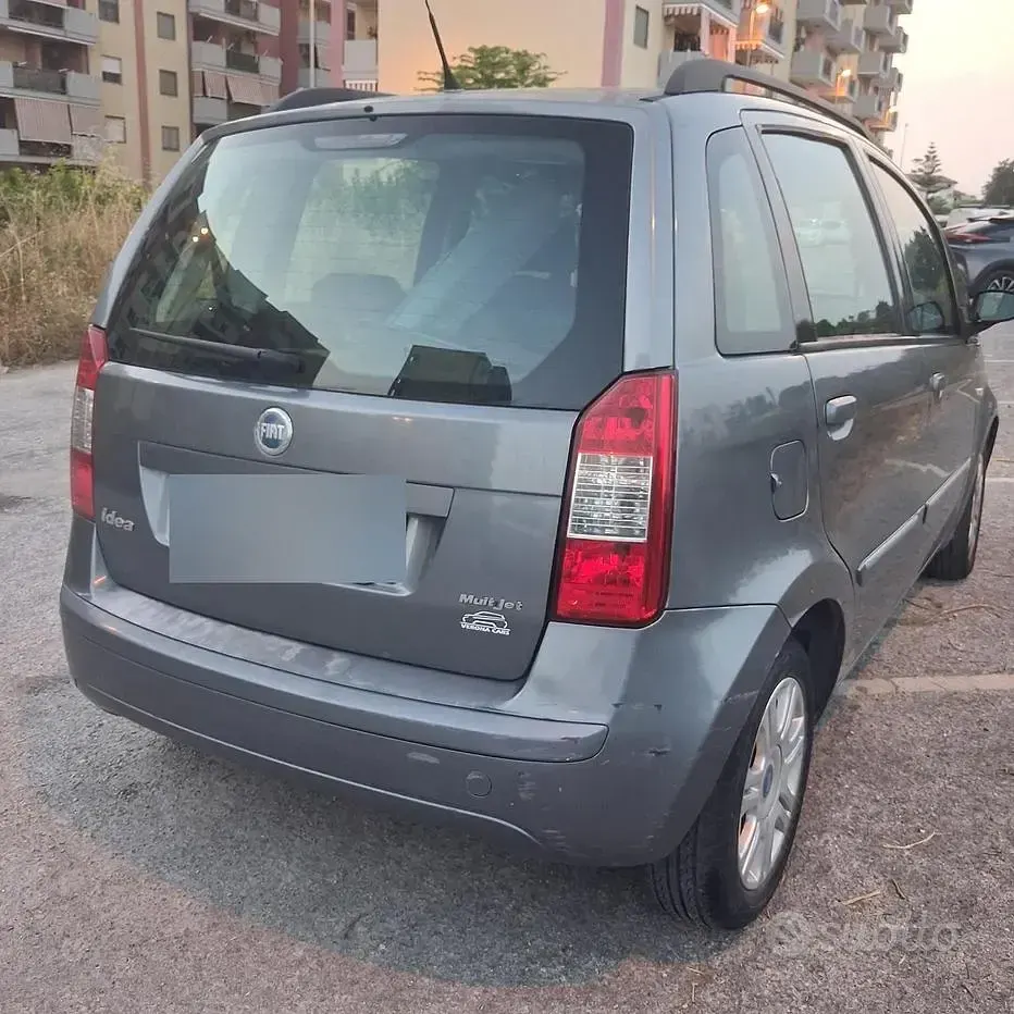 Usata Fiat Idea 69 CV (50 kW) 2005 Grigio Monovolume