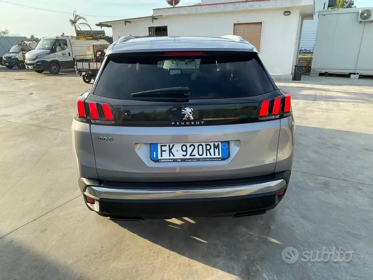 Usata Peugeot 3008 120 CV (88 kW) 2017 Grigio SUV