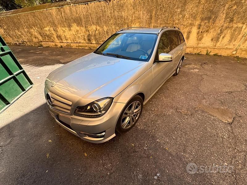 Usata Mercedes C220 170 CV (125 kW) 2012 Grigio Berlina
