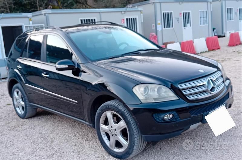 Usata Mercedes ML320 2006 Nero SUV