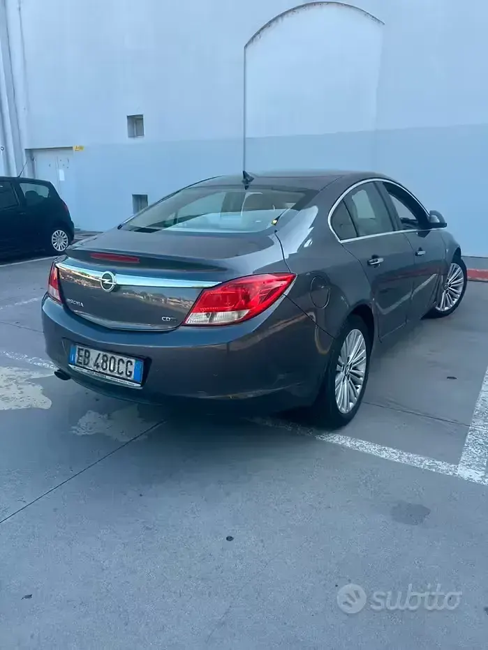 Usata Opel Insignia 160 CV (117 kW) 2010 Bluazzurro Berlina