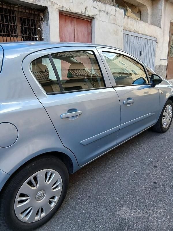 Usata Opel Corsa 2006 Blu Berlina