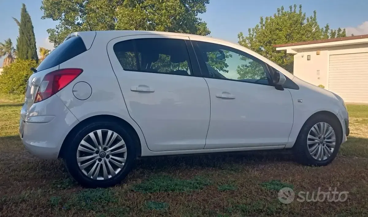 Usata Opel Corsa 95 CV (69 kW) 2011 Bianco Utilitaria