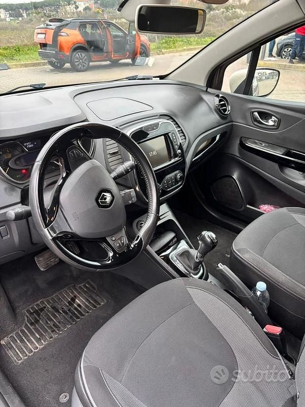 Usata Renault Captur 90 CV (66 kW) 2016 SUV
