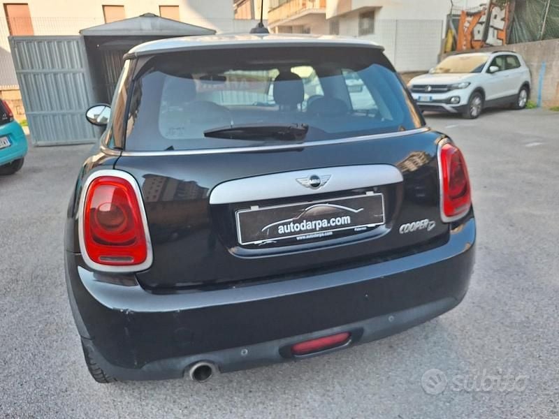 Usata Mini Cooper D 115 CV (84 kW) 2014 Nero Utilitaria