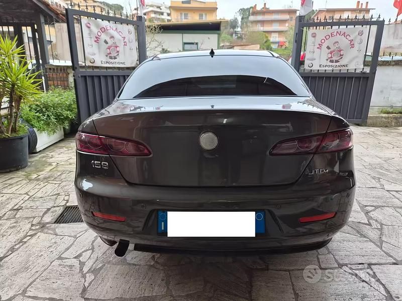 Käytetty Alfa Romeo 159 Distinctive 150 HP (110 kW) 2008 Harmaa Sedan
