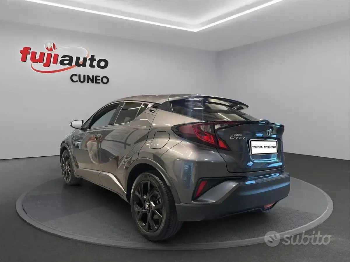 Usata Toyota C-HR Trend 122 CV (89 kW) 2022 Dark grey met SUV