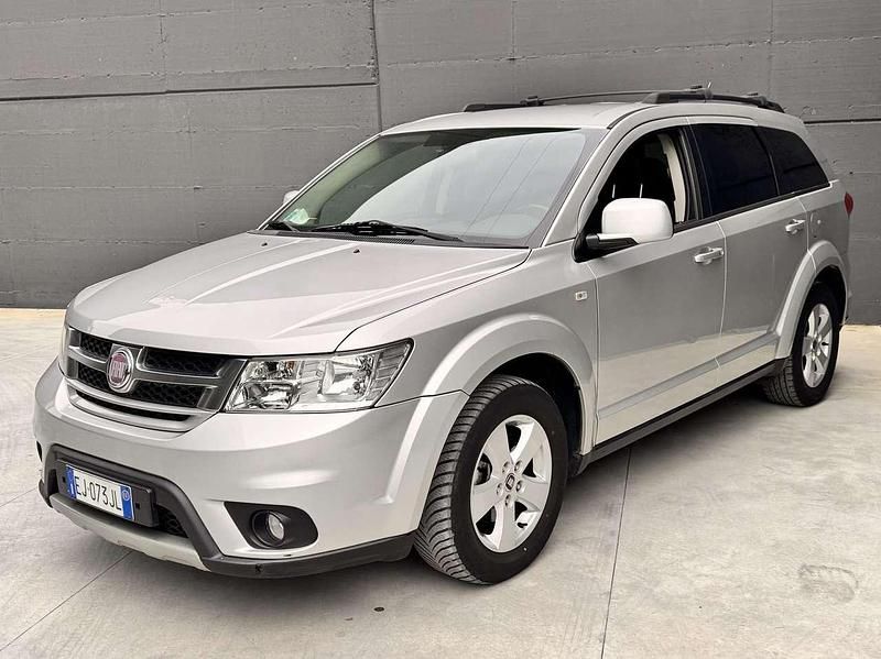 Usata Fiat Freemont 140 CV (102 kW) 2011 Argento SUV