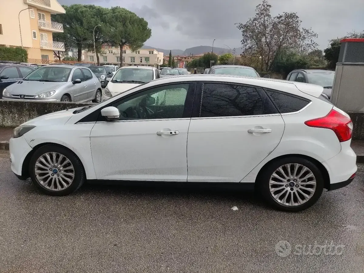 Usata Ford Focus Titanium 115 CV (84 kW) 2011 Bianco Berlina