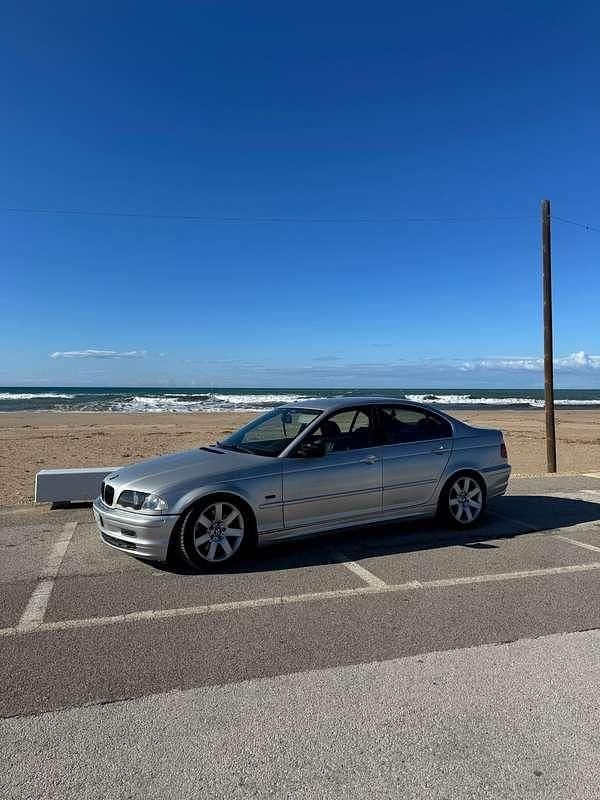 Usata BMW 330 184 CV (135 kW) 2000 Argento Berlina