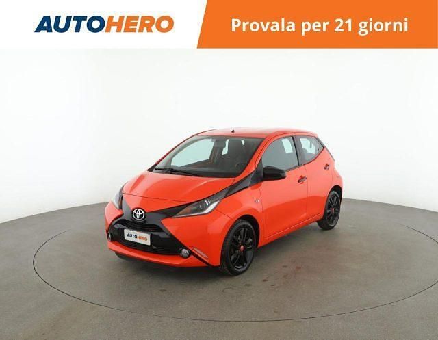 Arancione Usata 2015 Toyota Aygo X-cite Due volumi | 8099 € (Buon prezzo) - Immagine 1/2
