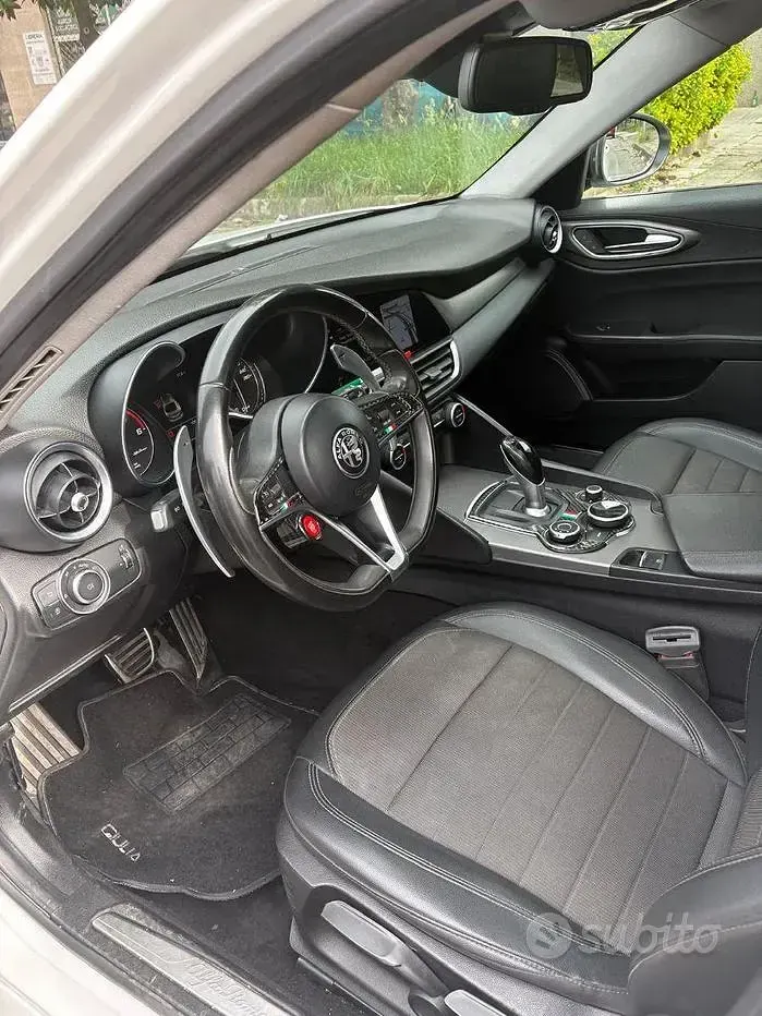 Usata Alfa Romeo Giulia 180 CV (132 kW) 2017 Bianco Berlina