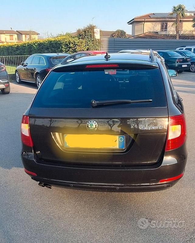 Usata Skoda Superb 140 CV (102 kW) 2012 Station wagon