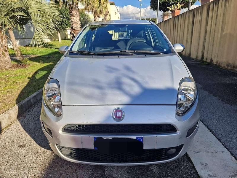 Usata Fiat Punto Street 84 CV (61 kW) 2014 Argento Berlina