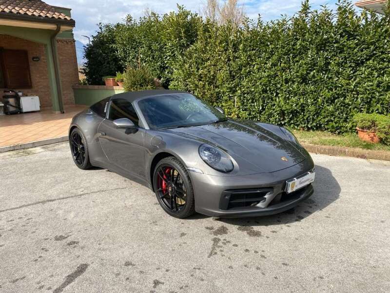 Grigio scuro metallizzato Usata 2023 Porsche 911 Targa 4 Cabrio | 183.890 € (Molto cara) - Immagine 1/4