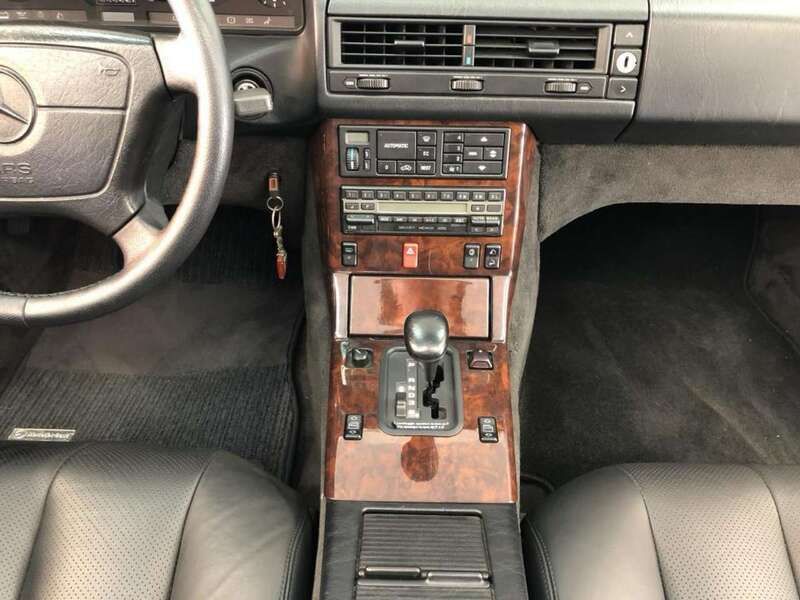 Usata Mercedes SL500 326 CV (239 kW) 1993 Blauschwarz  metalliclack Cabrio