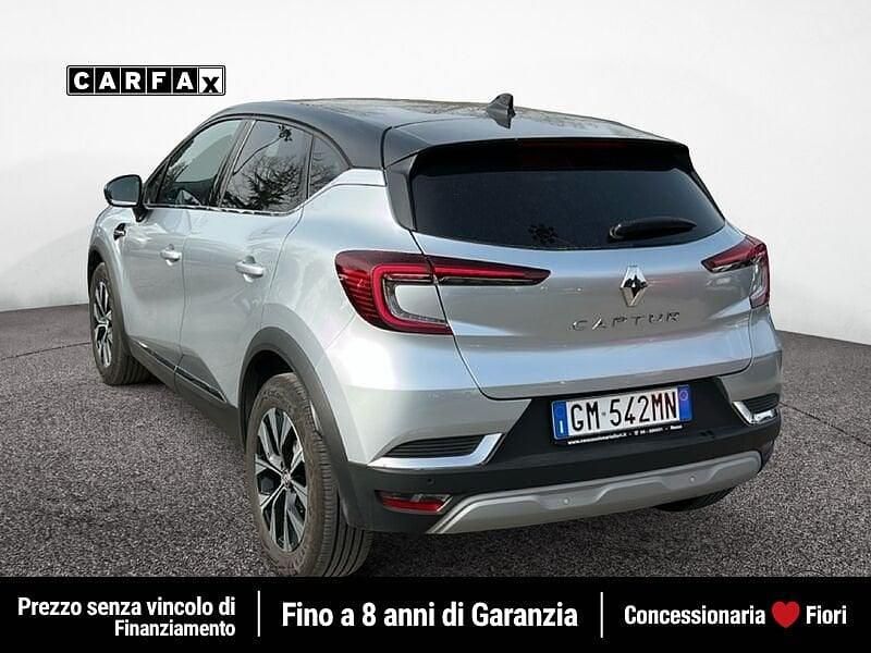 Usata Renault Captur Intens 101 CV (74 kW) 2023 Grigio SUV