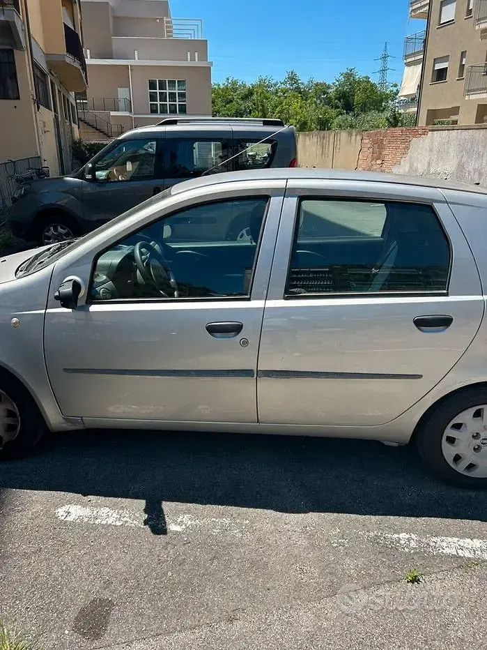 Usata Fiat Punto 80 CV (58 kW) 2002 Grigio Utilitaria
