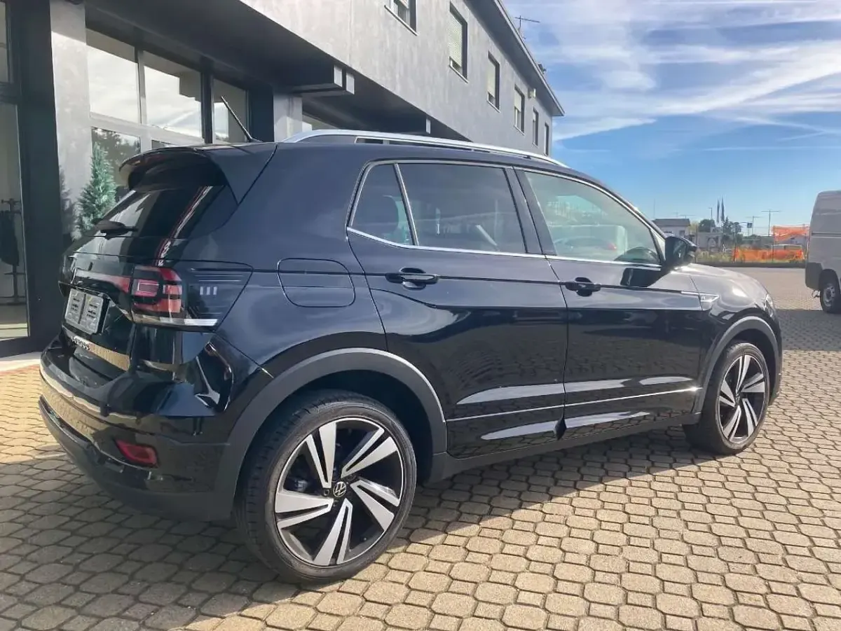Usata VW T-Cross R-line 150 CV (110 kW) 2021 Nero SUV