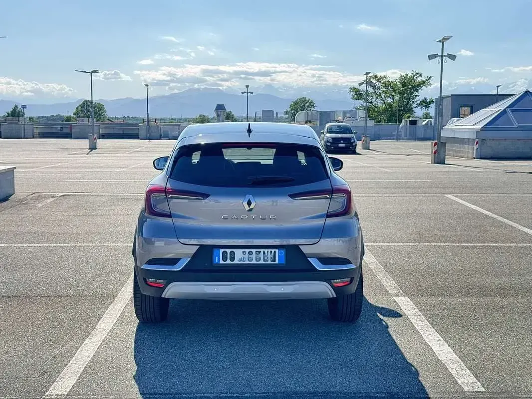 Usata Renault Captur Evolution 101 CV (74 kW) 2024 Grigio SUV