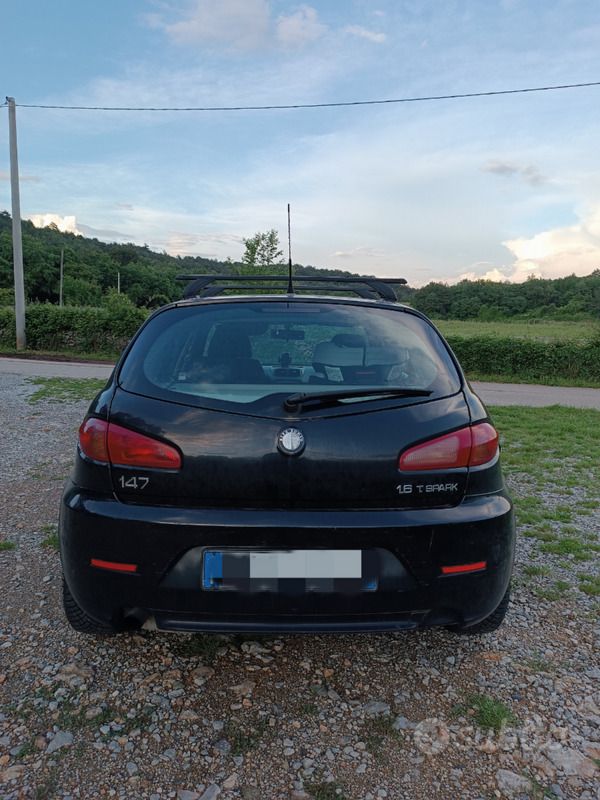 Usata Alfa Romeo 147 105 CV (77 kW) 2007 Nero Utilitaria
