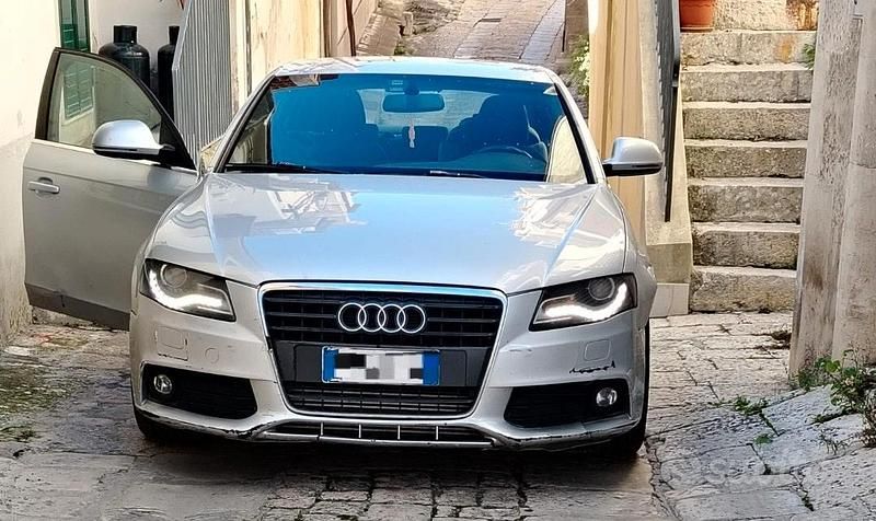 Grigio Usata 2008 Audi A4 Tre volumi | 3000 € (Super prezzo) - Immagine 1/4