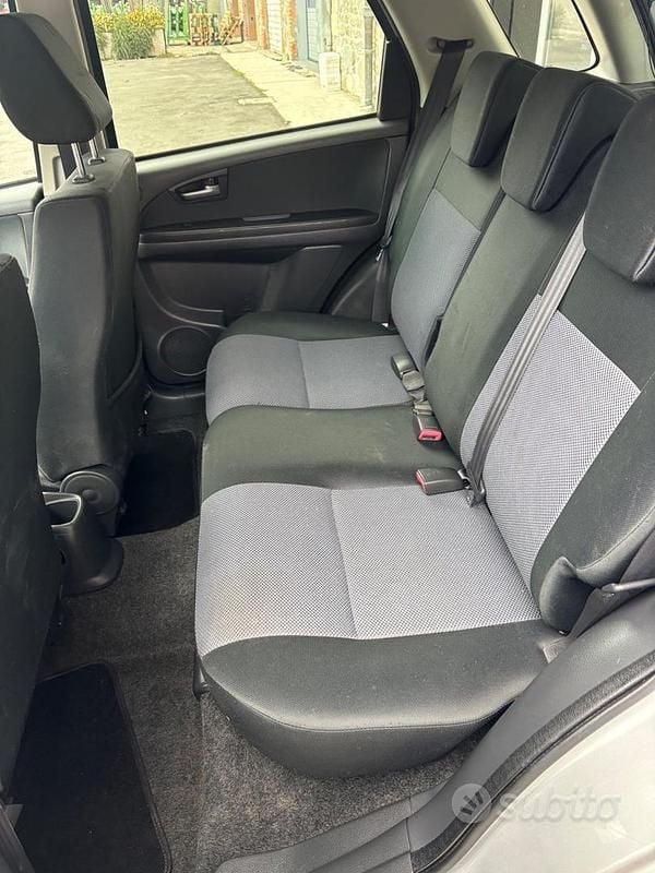 Usata Fiat Sedici Dynamic 119 CV (87 kW) 2006 Grigio SUV