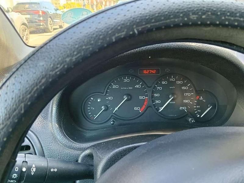 Usata Peugeot 206 68 CV (50 kW) 2005 Berlina