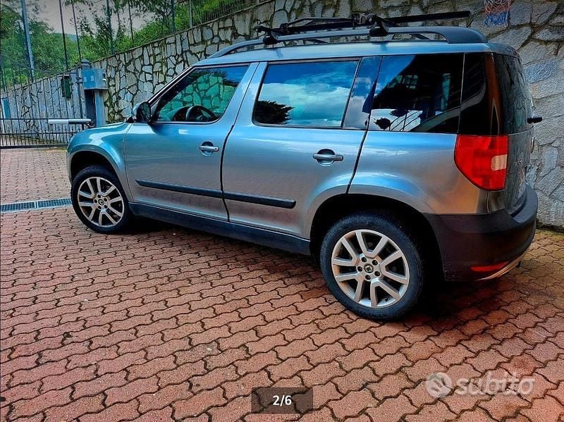 Usata Skoda Yeti 110 CV (80 kW) 2010 Grigio SUV